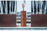 Colonne stylée pour la déco du jardin