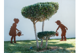 Silhouette Fillette et garçonnet arrosoir ; poésie au jardin