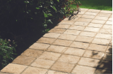 Pavé en travertin beige 10 x 10 x 3 cm