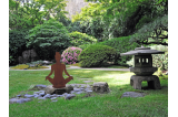 Sculpture position yoga à poser grâce à son socle soudé